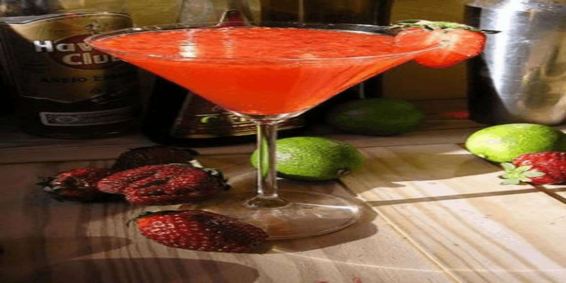 Cocktail de Champanhe Vermelho